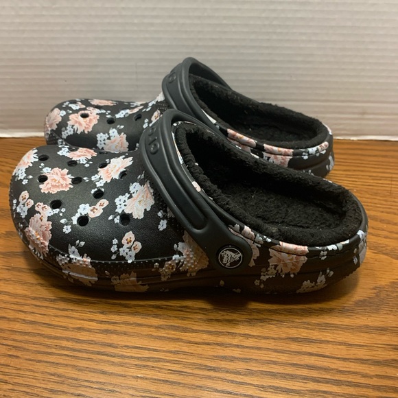 CROCS Floral Slippers Black and Pink with lining to keep you warm. Woman’s 6 - Picture 6 of 12